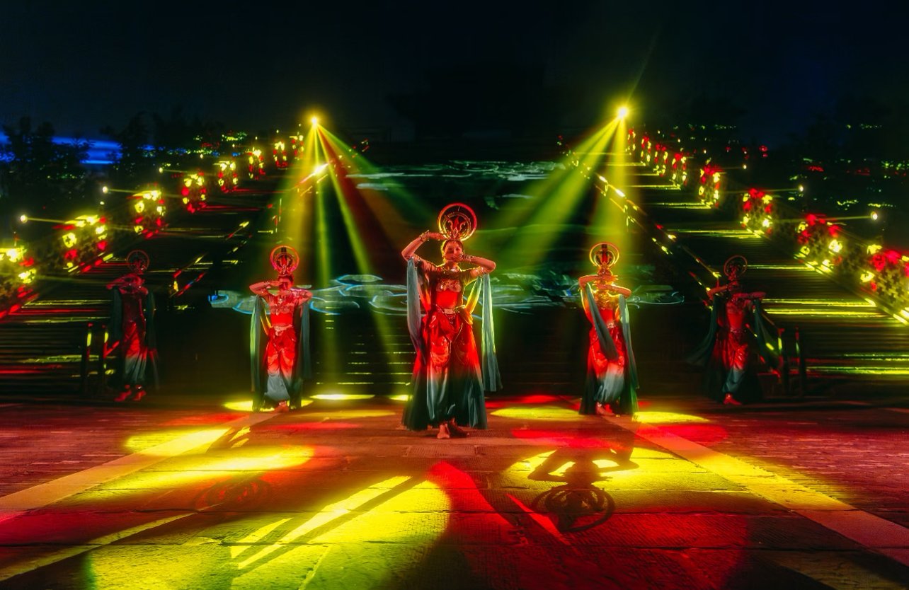 《宋风·夜宴》大型沉浸式实景演艺