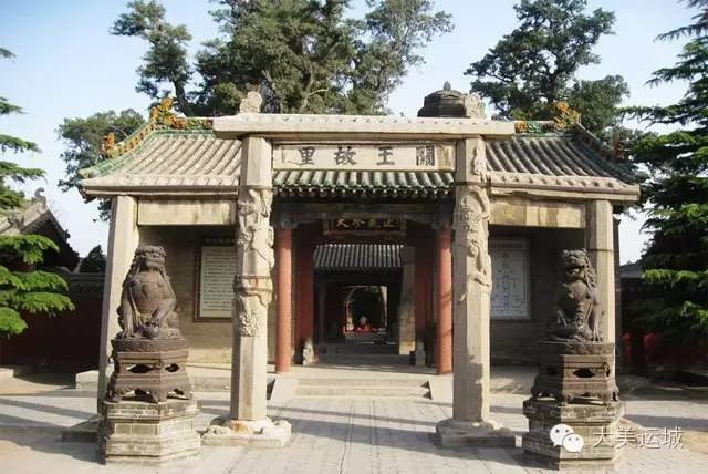 常平关帝家庙·古柏红门